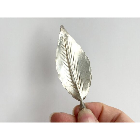 Stuart Nye Leaf Shaped Hand Wrought Sterling Silver Vintage Hand Carved Brooch - Picture 8 of 8